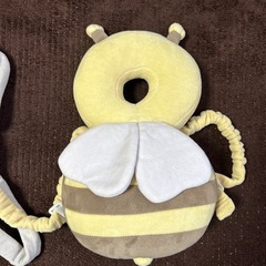 ミツバチとゾウ　頭ごっつん　防止リュック　双子　転倒防止クッションの画像