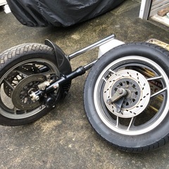 ＧＳＸ７５０Ｓ　刀　２型　フロントフォーク　前後ホイールの画像