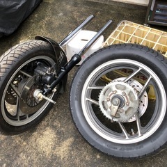 ＧＳＸ７５０Ｓ　刀　２型　フロントフォーク　前後ホイールの画像