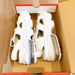 NIKE ナイキ エアマックスココ ホワイト 25cmの画像