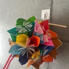 おばあちゃんの手作り！折り紙お花ボールの画像