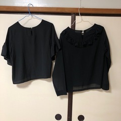 黒色ブラウス　2枚の画像