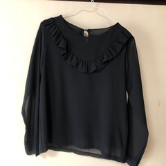 黒色ブラウス　2枚の画像