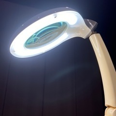 【程度良】オーム電機　LED卓上ルーペの画像