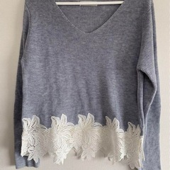 裾レース　Ｖネックニット　M