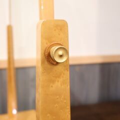 IDC OTSUKA(大塚家具)取扱いMATSUSO(松創)の卓上ミラーです。バーズアイメープルの艶やかな光沢感と高級感のあるフォルムがアクセントになる卓上鏡はチェストの上に置いてドレッサーに♪の画像