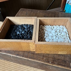 レトロな時代もの　脚付　へそ付き　囲碁・五目並べ台&五目セットの画像
