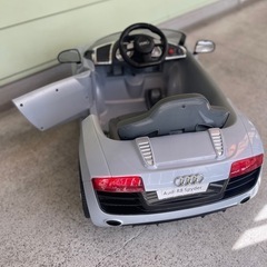 子供用電動自動車　アウディ　電動乗用カー　