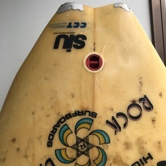 トライフィンショートサーフボードの画像