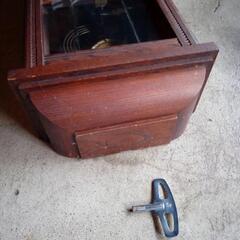 機械式壁掛け時計　少し前まで動いていましたの画像