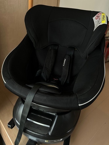 【更にお値下げ中】combi チャイルドシート クルムーヴスマート 回転式 新生児対応　0歳〜4歳