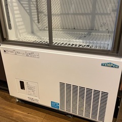 業務用冷蔵ショーケースの画像