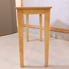 dinos(ディノス)で取り扱われている天然木オーク材デスクです。天板にオーク材を使用したナチュラルテイストの事務机。コンパクトなサイズ感はPCデスクや在宅ワークの机にオススメ♪の画像