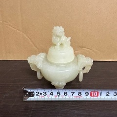 k1004617 中国美術 翡翠 香炉 獅子彫刻3本足香炉 唐物 翡翠 玉石製 獅子彫刻三足香炉 香道具  置物  香道具 骨董 美術品 現状品 中古品の画像