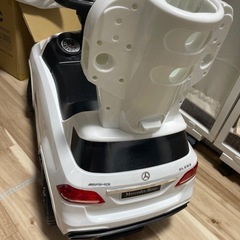 室内用乗用メルセデスベンツ AMG GLE63の画像