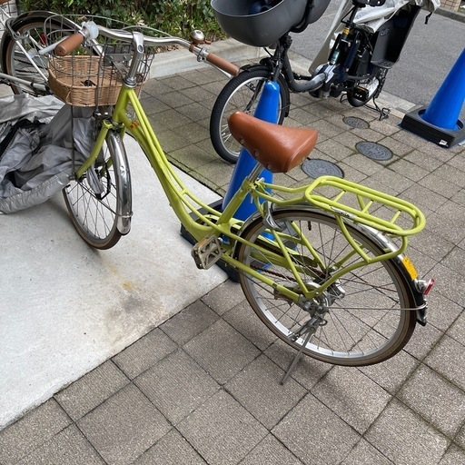 ライムイエロー自転車
　高学年生使用サイズ