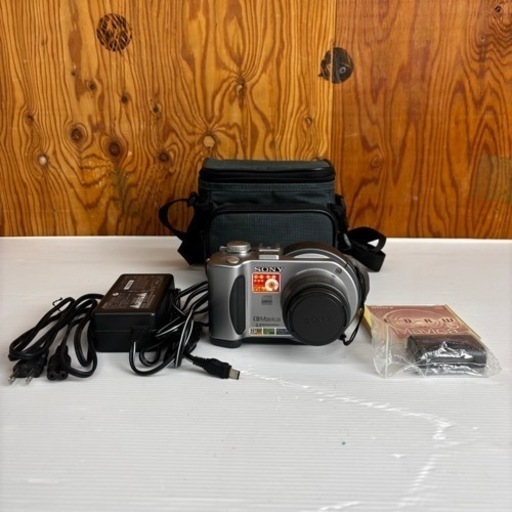 s1004605 通電確認済 レンズ画面動作確認済 SONY ソニー CD Mavica 電源コード付き 充電池付き CDRW付き フロッピーディスクカメラ 中古品