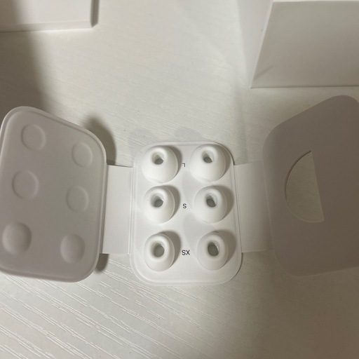 AirPods Pro （第2世代） MagSafe充電ケース（Lightning）