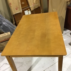 ダイニングテーブル
の画像