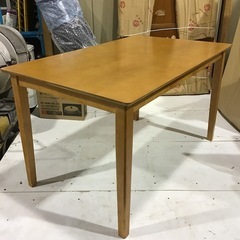 ダイニングテーブル
