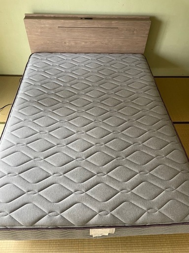 【美品】シモンズダブルベッド(元値¥209,000)