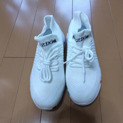 新品スニーカー