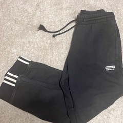 adidas スポーツスウェットの画像