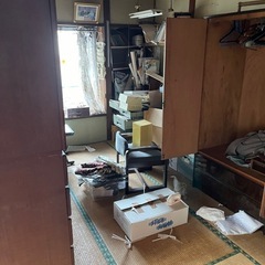 解体工事、不用品回収などの作業！正社員募集！！日給10000円〜、交通費支給！の画像