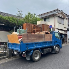 解体工事、不用品回収などの作業！正社員募集！！日給10000円〜、交通費支給！の画像