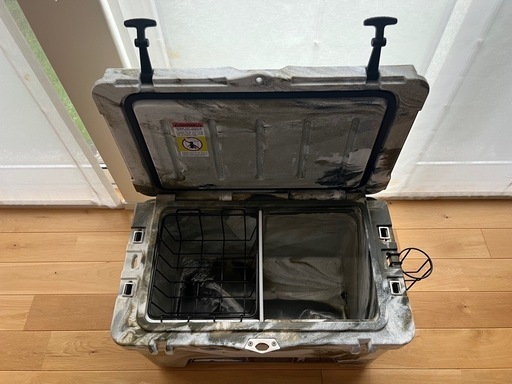 アイスランド クーラーボックス 45QT 42.5L デザートカモ