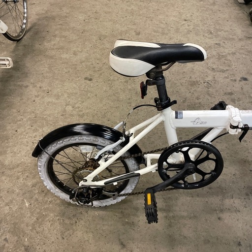 【4649】折り畳み　ヴァクセン　16インチ　10,500円（防犯・税込）