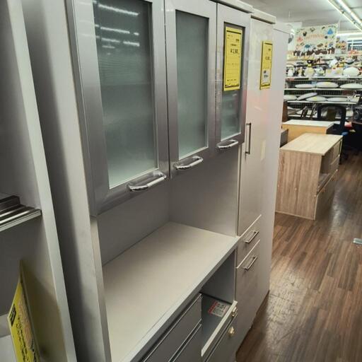 3枚扉食器棚　白