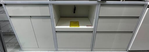 キッチンボード　幅(W)1785mm × 奥行(D)440mm × 高さ(H)850mm