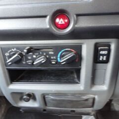 ☆彡２４ｙＮＶ１００クリッパーバン『ＤＸ　４ＷＤ』タイベル済！ドラレコ！ＥＴＣ！切り替え４ＷＤ！バリ山タイヤ！検令和８年１０月！の画像