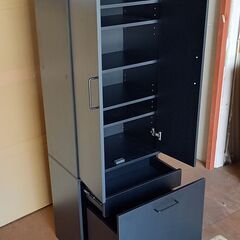 未使用訳あり スリムで機能的なすきま収納ラック　幅54.5ブラック　キッチンストッカー　黒　スリム　薄型　棚　　隙間収納の画像