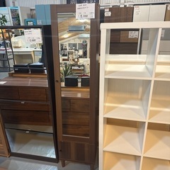 収納付きスタンドミラー