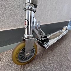 1️⃣中古 ジェイディレーザー JD Razor ジュニア ヘルメット プロテクター セット トイザらス toysrus 激安 特価 安全 大量 キックボード キックスケート キッズ 子供 小学生 中学生 自転車 ブレーキ付き 《値引きはしてないです》の画像