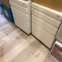 オフィスワゴン サイドワゴン デスクワゴン 3段 シリンダー錠 鍵付き 幅395×奥行510×高さ600mm【ホワイトの画像
