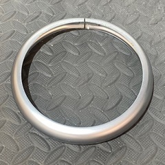 ハーレーダビットソン　スポーツスター　883 アイアン　ライト　純正
ベゼルの画像
