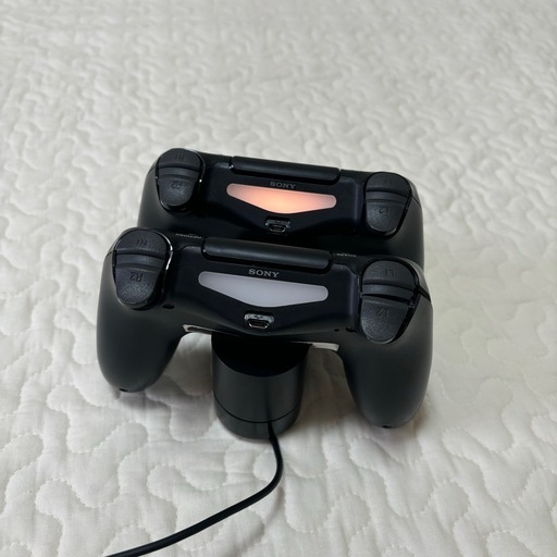 PlayStation 4 CUH-2200A ジェットブラック 500GB + 付属品
