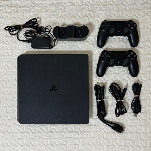 PlayStation 4 CUH-2200A ジェットブラック 500GB + 付属品