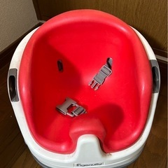 子供用キッチンとイスの画像