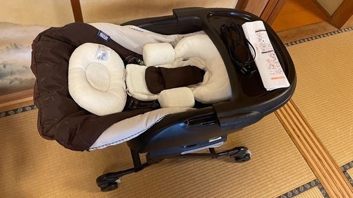 【引き渡し者決定】コンビ ハイローチェア ネムリラ Combi バウンサー