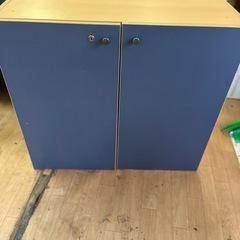 【取引中】鍵付き棚　オフィス用品　