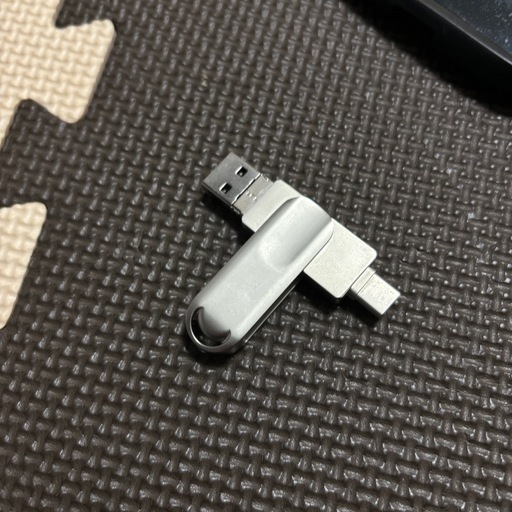 USBメモリースティック\n