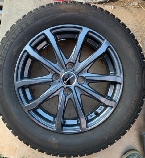 値下げ‼️
車のスタンドレスタイヤ、ホイール　4個セット