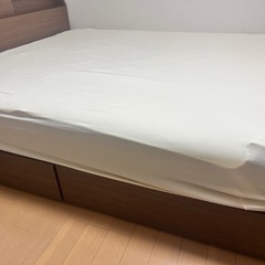 クイーンベッドの画像