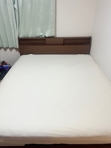 クイーンベッド