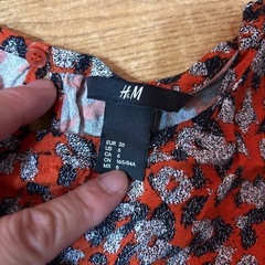 H&M 赤の半袖カットソー　36の画像