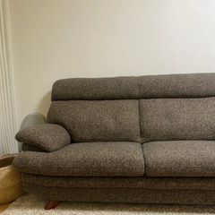 背もたれが高いソファー